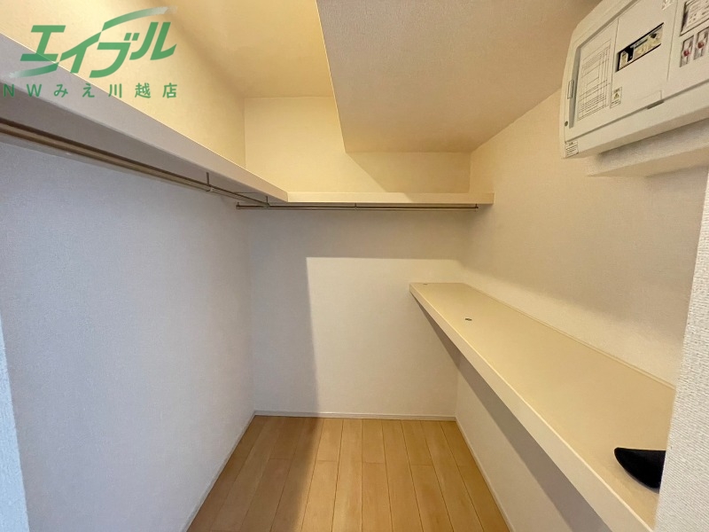 収納　同型参考写真