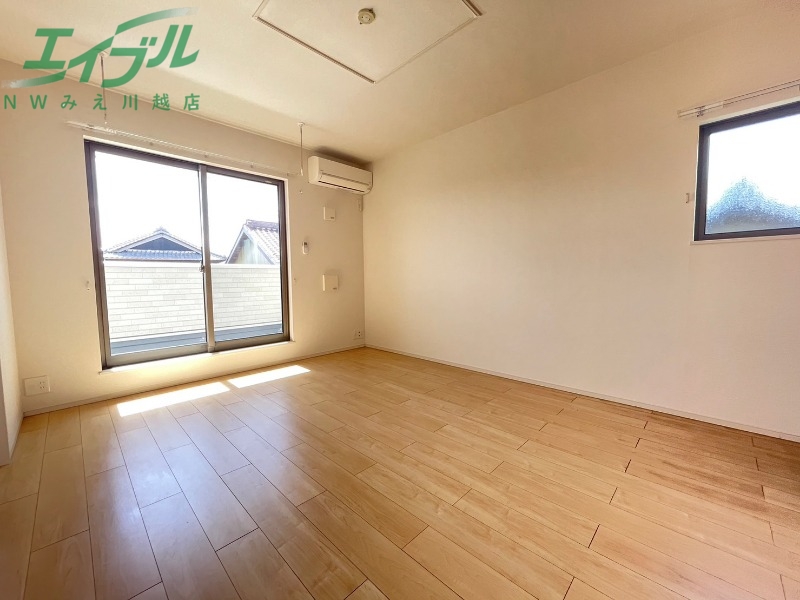 居室・リビング　同型参考写真