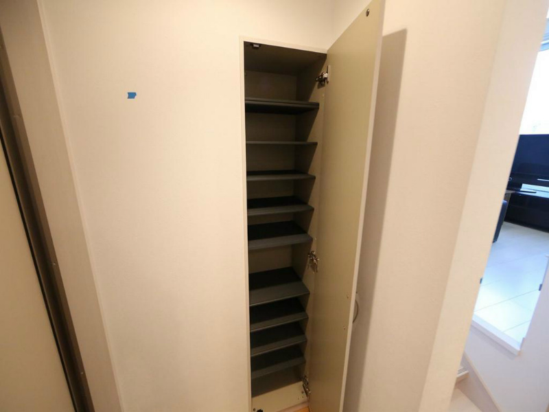 玄関　玄関　シューズボックス付（収納充実してます）同仕様写真