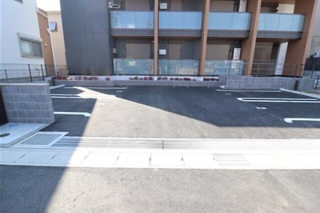 駐車場　駐車場