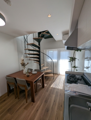 居室・リビング　1F