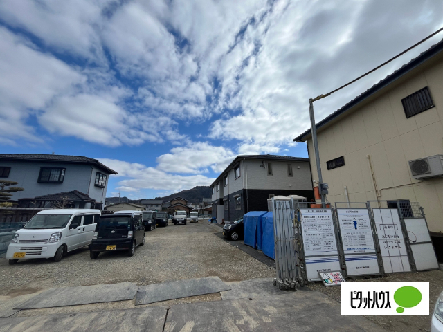 建物外観　建築途中