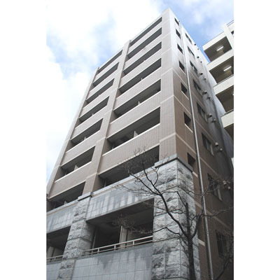 建物外観　近隣に飲食店やコンビニ等があり外食やお買い物にも便利です