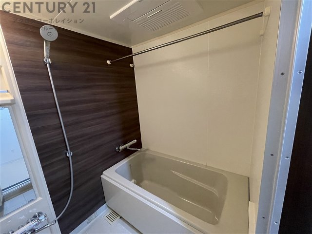 バス・シャワールーム　追い炊き機能付きで便利☆