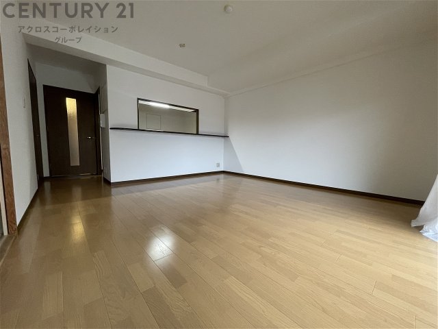 居室・リビング　南向きで明るいリビングです♪