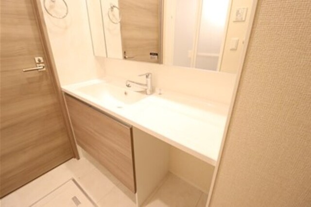 洗面設備　洗髪洗面化粧台