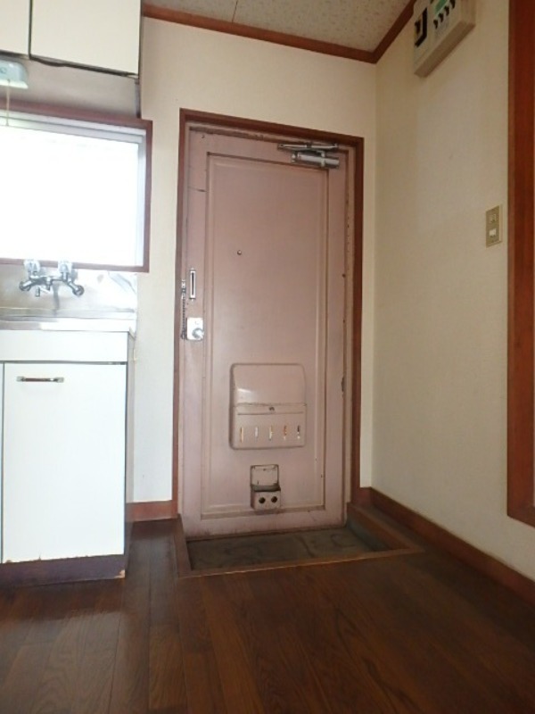 玄関　図面と現状に相違がある場合には現状を優先