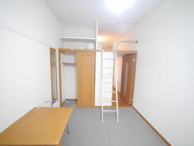 居室・リビング　★日当たりの良いお部屋ですよ★