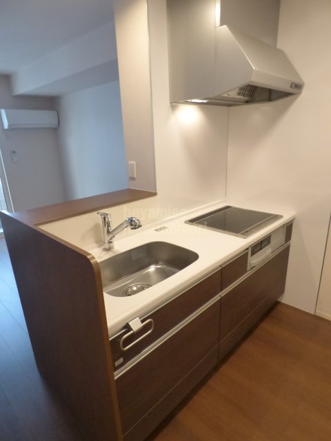 キッチン　※写真は別号室