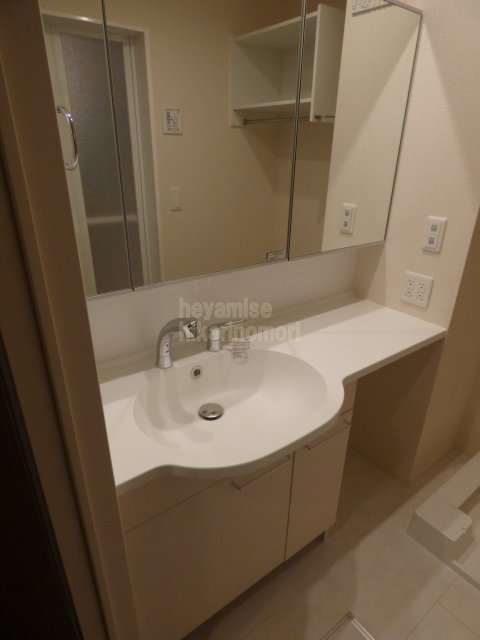 洗面設備　※写真は別号室