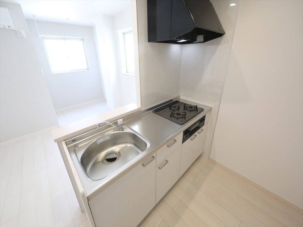 キッチン　システムキッチン（ガス3口コンログリル付）