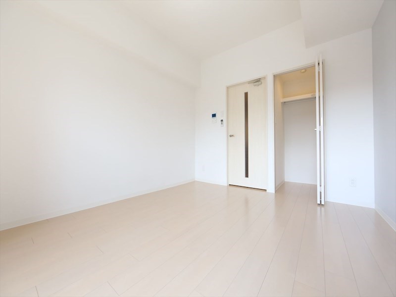 居室・リビング　洋室8.3帖　ウォークインクローゼット付（収納充実してます）