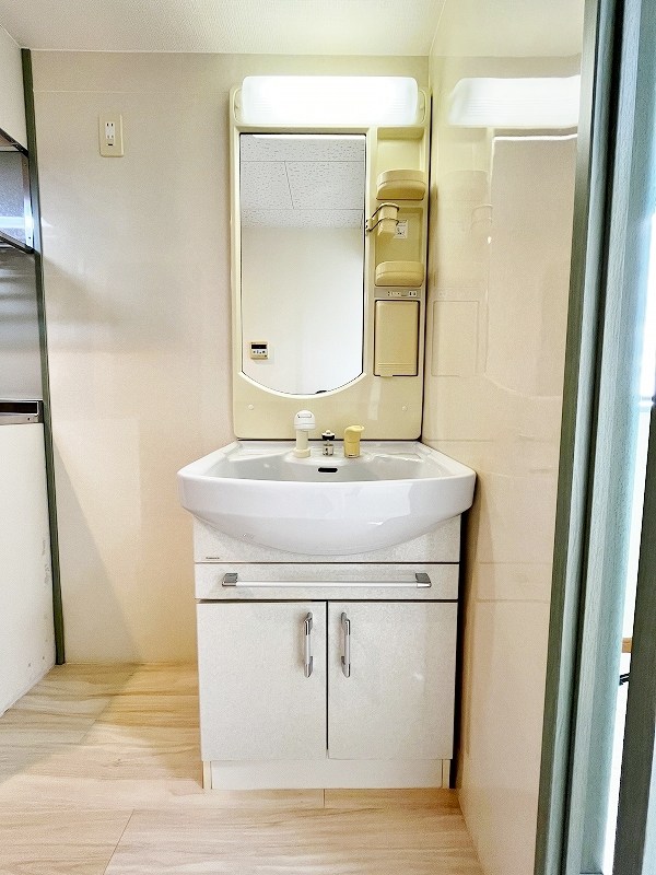 洗面設備　★シャワー付き洗面台★