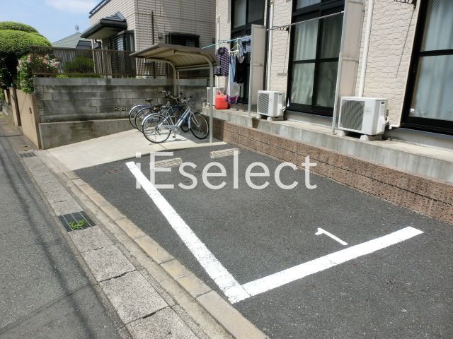 駐車場　駐車場の空きはご確認くださいませ