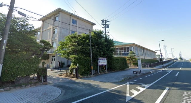 中学校　浜松市立南部中学校（中学校）まで809m