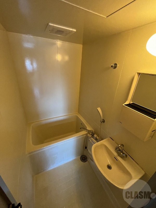 バス・シャワールーム　きれいなバスルームです