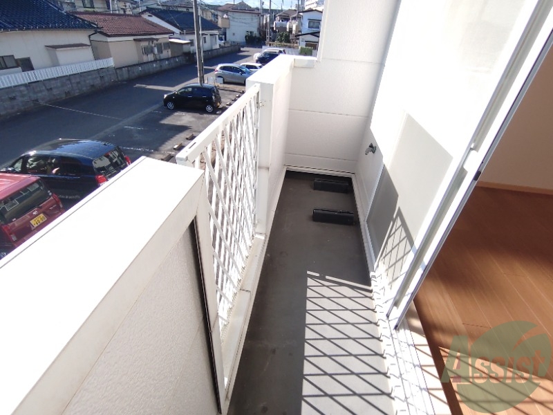 バルコニー　バルコニー付きで洗濯物干すのも便利です。