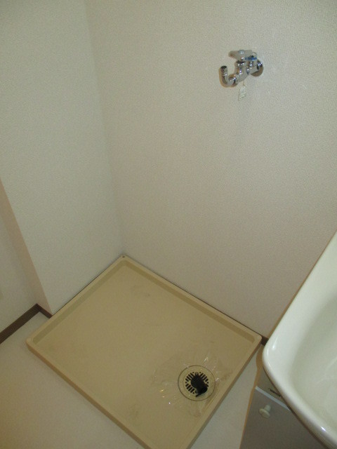 その他設備　室内洗濯機置場です☆