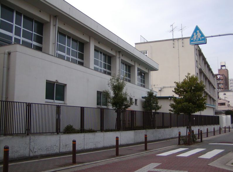 小学校　苅田南小学校（小学校）まで75m