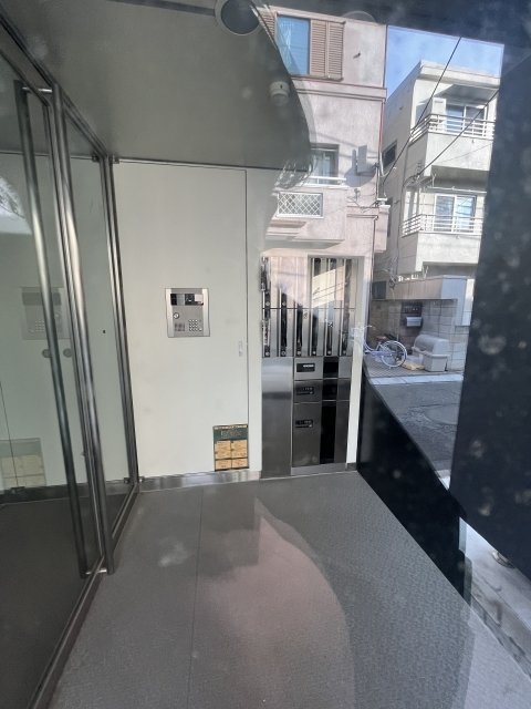 エントランス　毎日通るエントランスはこのようになっています