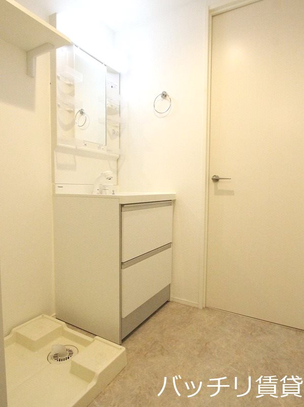 洗面設備　同型タイプの為、現状を優先致します。