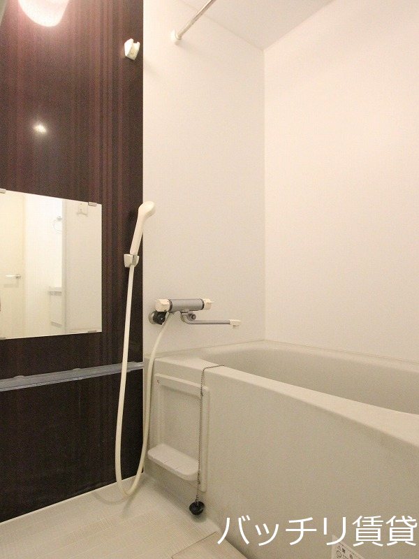 バス・シャワールーム　同型タイプの為、現状を優先致します。