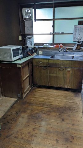 キッチン　新品給湯器と電子レンジ等家電付き