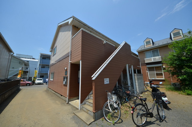 建物外観　★緑の多い、住みよいエリアに建つシングル物件★