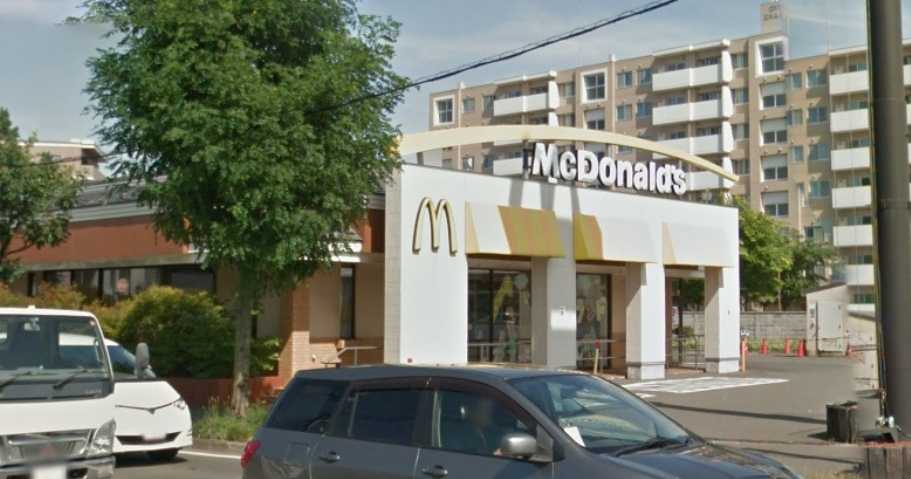 飲食店　マクドナルド南新川店（飲食店）まで500m