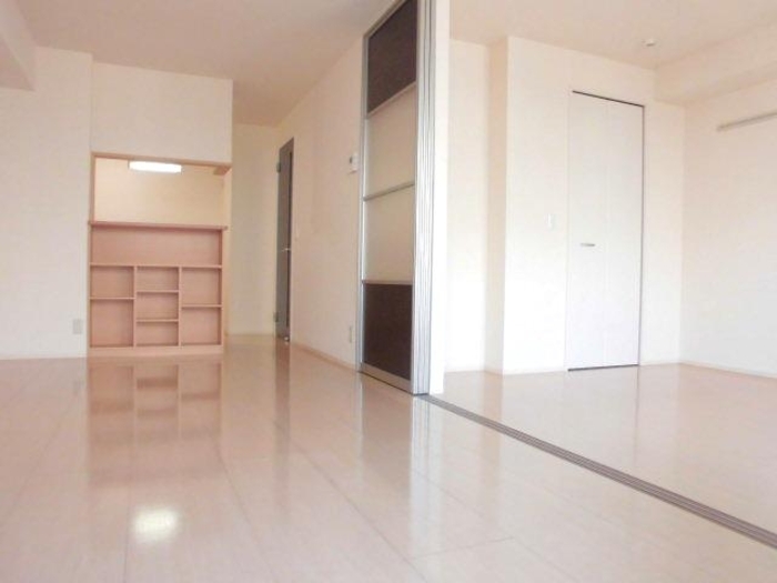 居室・リビング　※別号室の写真です