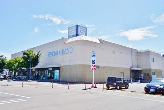 ショッピングセンター　フジグラン阿南（ショッピングセンター）まで941m