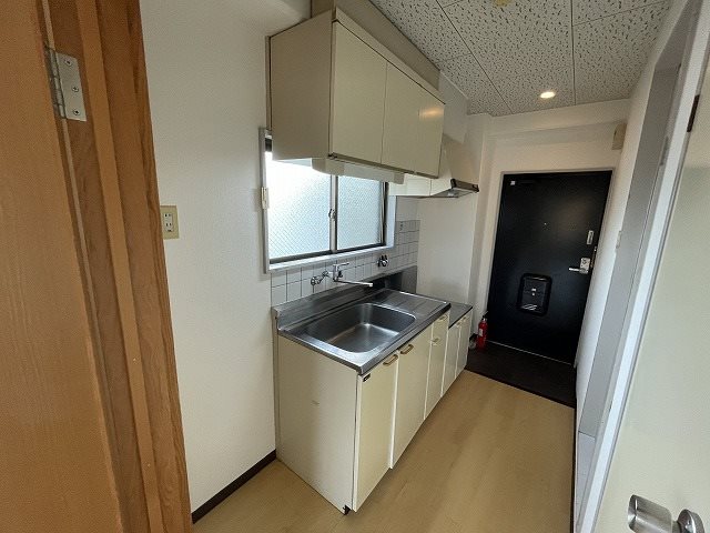 キッチン　同マンション別部屋