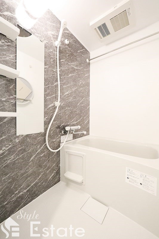 バス・シャワールーム　バスルーム