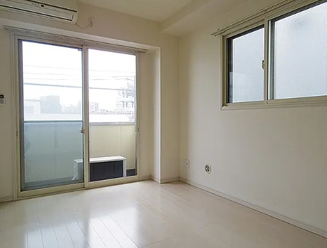 居室・リビング　☆明るい洋室☆