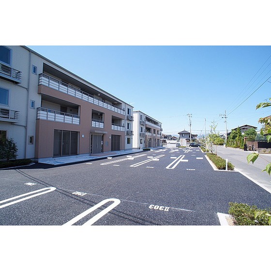 駐車場　１台込み無料です（２台目相談可）