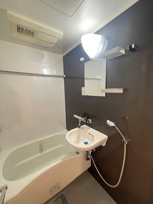 バス・シャワールーム　※別部屋の参考写真です。