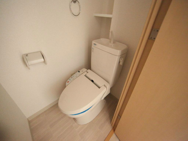 トイレ　温水洗浄便座付トイレ
