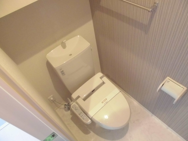 トイレ　温水洗浄暖房便座