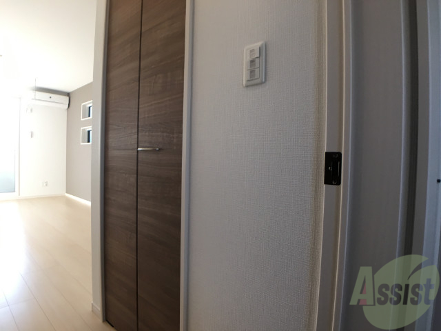 収納　収納は開けるとスペースのあるウォークインクローゼットです。