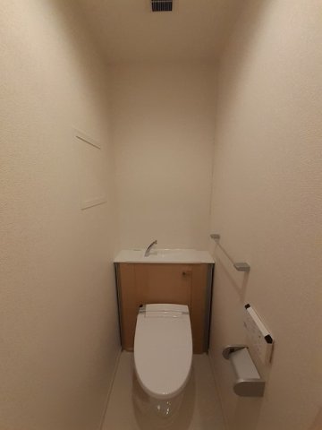トイレ　シンプルで使いやすいトイレです