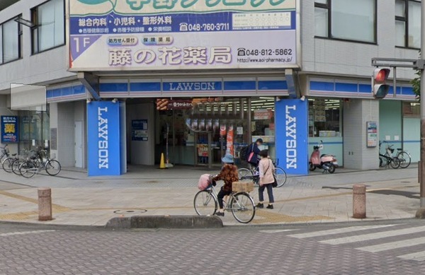 コンビニ　ローソン 春日部駅東口店（コンビニ）まで158m