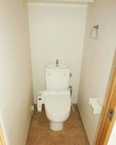 トイレ　ゆったりとした空間のトイレです