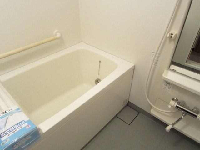 バス・シャワールーム　バストイレ別