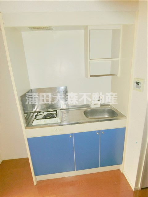 キッチン　ガス1口ですがまな板が置ける調理スペースあり！