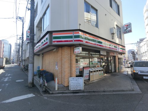 コンビニ　セブンイレブン栄町店（コンビニ）まで201m