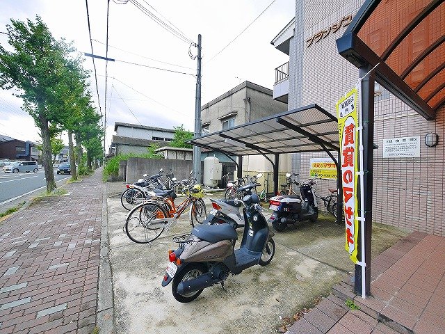 その他共有部分　駐輪場も完備