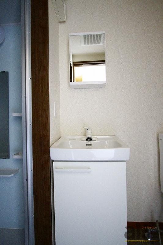 洗面設備　※同仕様写真です