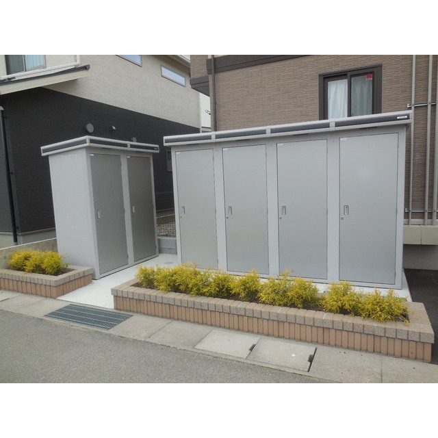 その他　外物置付き