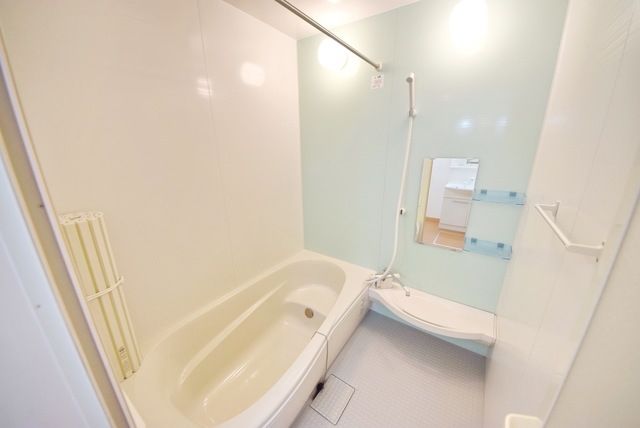 バス・シャワールーム　★一坪風呂でゆっくり疲れを癒せます★