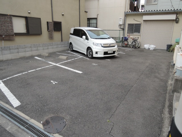 駐車場　駐車場